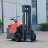 Station-driven electric forklift trucks with an excellent operating feel